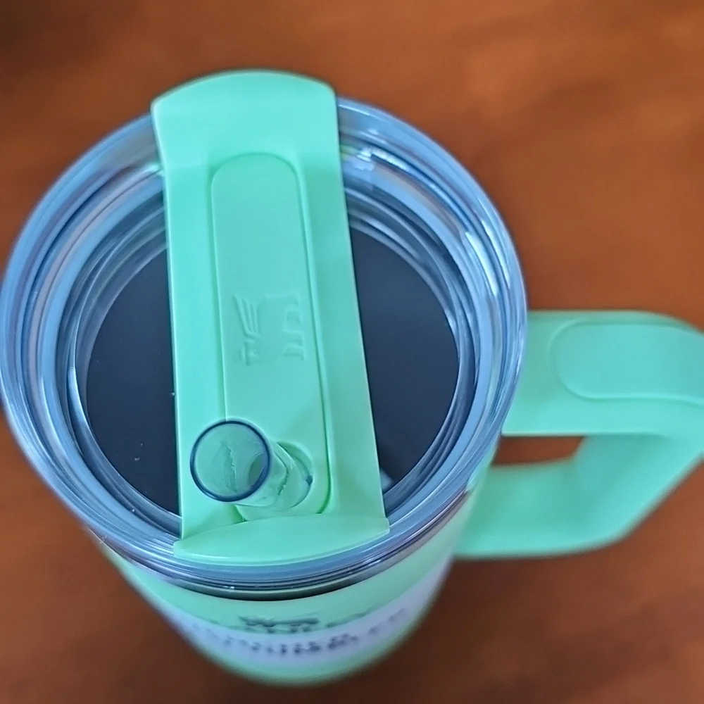 Stanley 30 oz Quencher H2.0 Tumbler - Picture 4 of 4